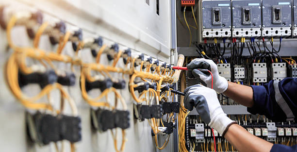 Professional Electrician technician working in Cutler, CA